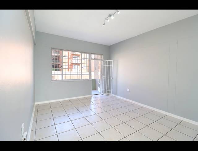 2 BEDROOM APARTMENT FOR SALE IN RICHMOND